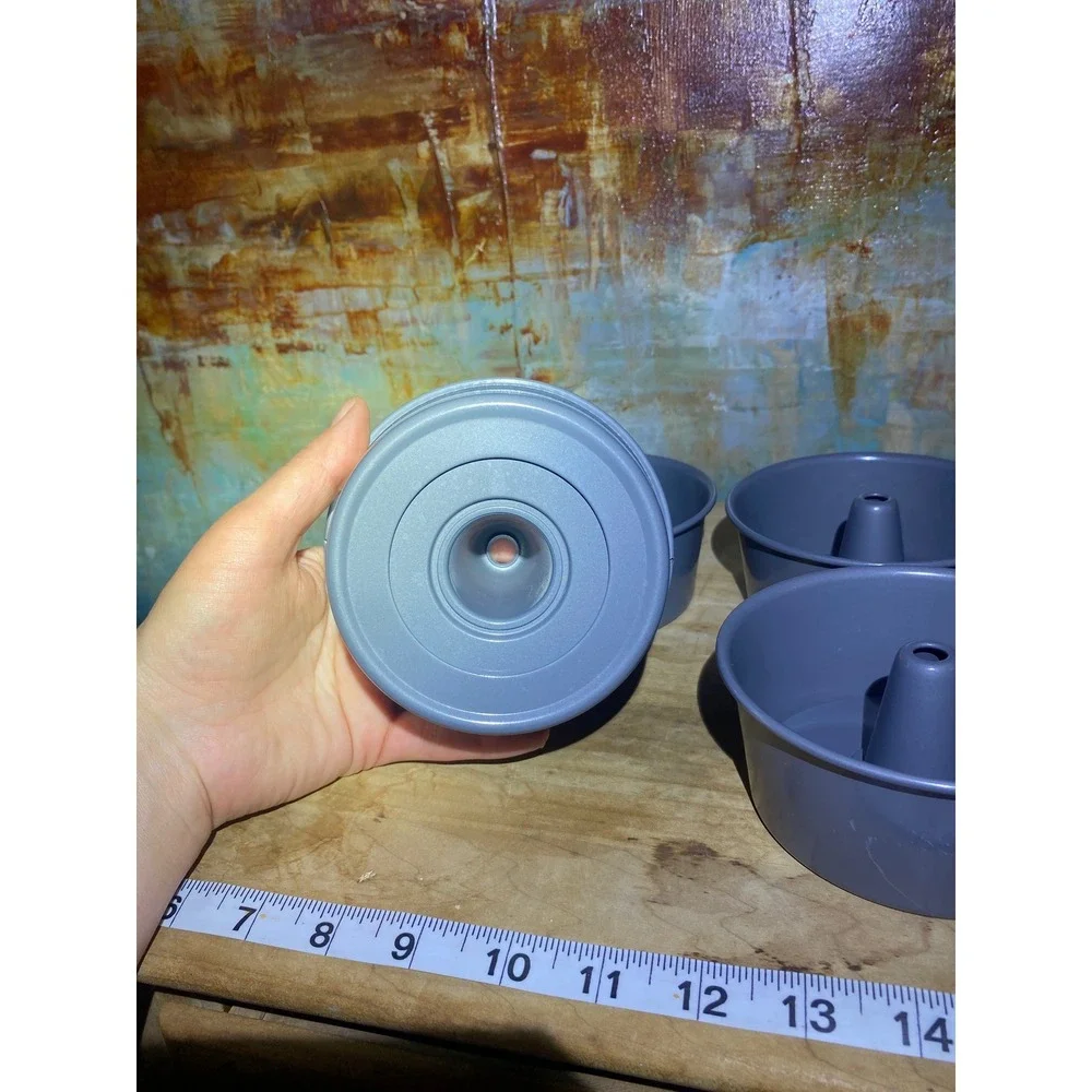 Set of 4 Mini Angel Food Cake Pans 4 Inch Removable Bottom Non-Stick Gray Metal‎